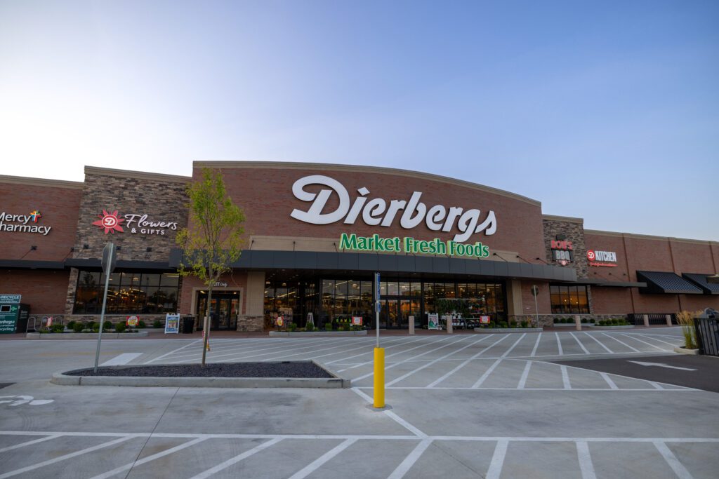 Exterior of Dierbergs at Crestwood Crossing - Crestwood, MO